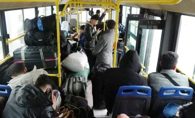 Suriyeliler, sınır kapısının iki tarafından da hi&ccedil;bir &uuml;cret &ouml;demeden &uuml;lkelerine d&ouml;n&uuml;yor