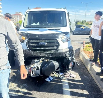 Tibil Kavşağı&rsquo;nda Yine Kaza: 3 Yaralı