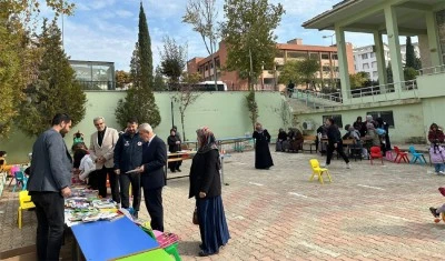 TOKİ Camii Bahçesi'nde Kitap Fuarı ve Kermes Düzenlendi