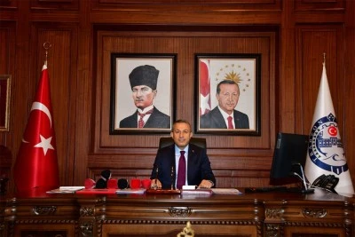 Trabzon Valisi Şahin g&ouml;reve başladı