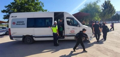 Trafik Jandarmasından servis ara&ccedil;larına g&uuml;venlik kontrol&uuml;