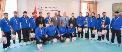 T&uuml;rkiye Şampiyonu Judo Takımı, Rekt&ouml;r Akman&rsquo;ı ziyaret etti
