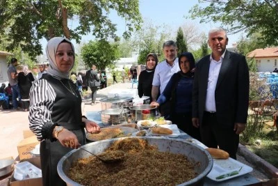 Uzunlu ve Acar k&ouml;ylerinde geleneksel ikramlar yapıldı