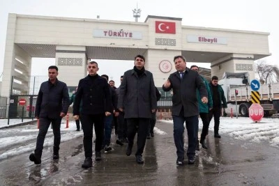 Vali Kalaylı&rsquo;dan &Ccedil;obanbey G&uuml;mr&uuml;k Kapısı&rsquo;nda inceleme