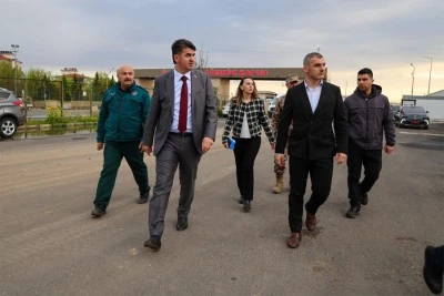 Vali Kalaylı&rsquo;dan &Ouml;nc&uuml;pınar Sınır Kapısı&rsquo;ndaki tır parkında inceleme