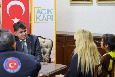 Vali Kalaylı, Halk G&uuml;n&uuml;&rsquo;nde Vatandaşlarla Bir Araya Geldi