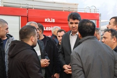 Vali Kalaylı yangın b&ouml;lgesinde &ccedil;alışmaları yakından takip etti