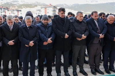 Vali &Ouml;mer Kalaylı&rsquo;nın Babası Son Yolculuğuna Uğurlandı