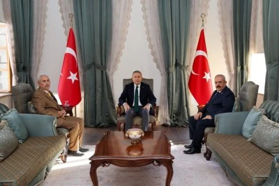 Vali Şahin, Emekliler Derneği Kilis Şubesi Yönetimini Makamında Kabul Etti