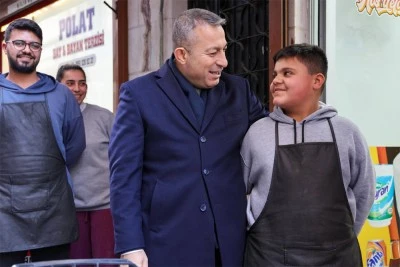 Vali Şahin: Yeni yılın Kilis&rsquo;imize, &uuml;lkemize ve t&uuml;m insanlığa sağlık, huzur, barış ve esenlik getirmesini temenni ediyorum