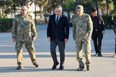 Vali Şahin 11. Hudut Tugay Komutanlığı’nda incelemelerde bulundu